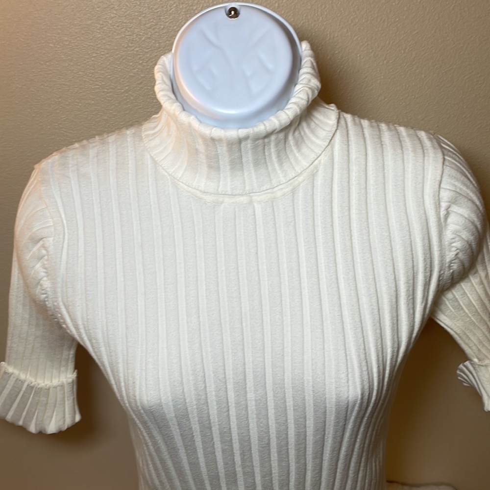 ATHLETA Stretch Top Size Medium - Picture 2 of 9